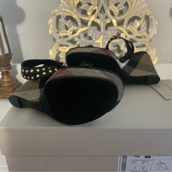 Brand new Burberry wedge with metallic studs - Picture 3 of 9